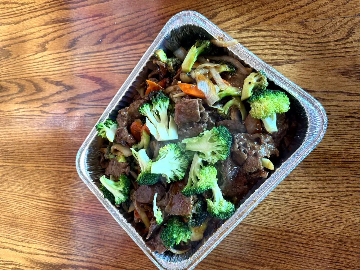 Beef with Broccoli catering tray prepared by Autumn Court in Phoenix
